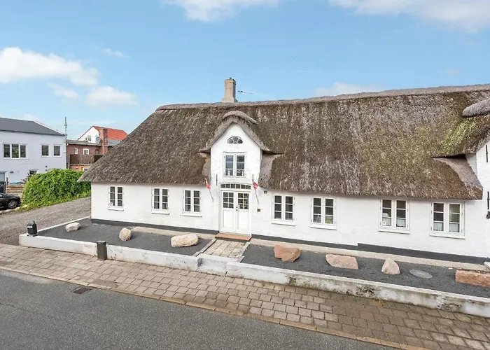 Ferienhaus Gorgeous In With Wifi Højer