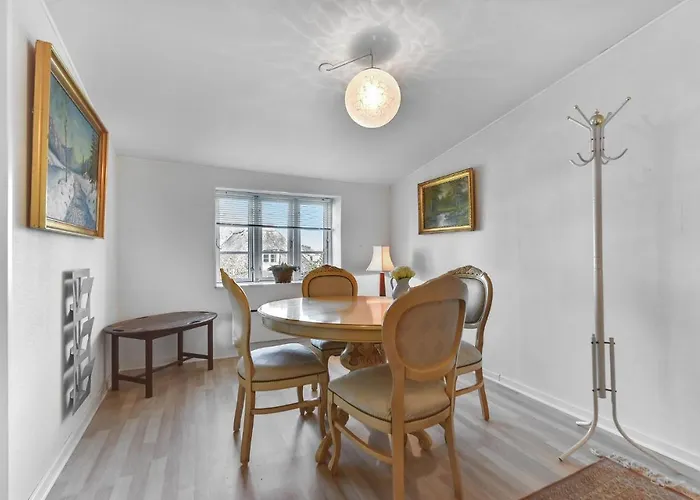 Ferienhaus Gorgeous In With Wifi *